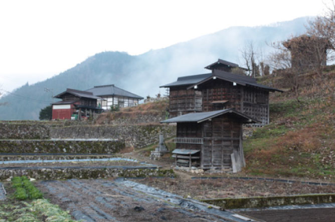 岐阜県飛騨市種蔵集落の板倉