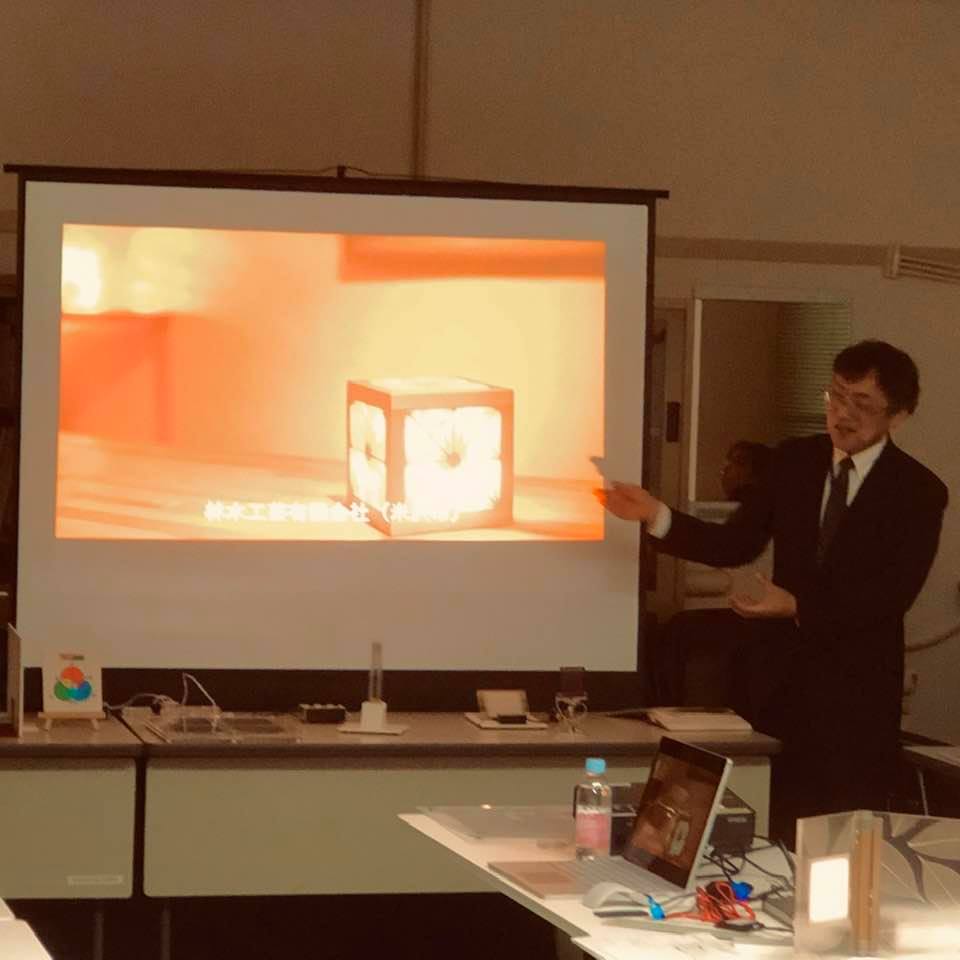 有機EL照明体験学習06.jpg